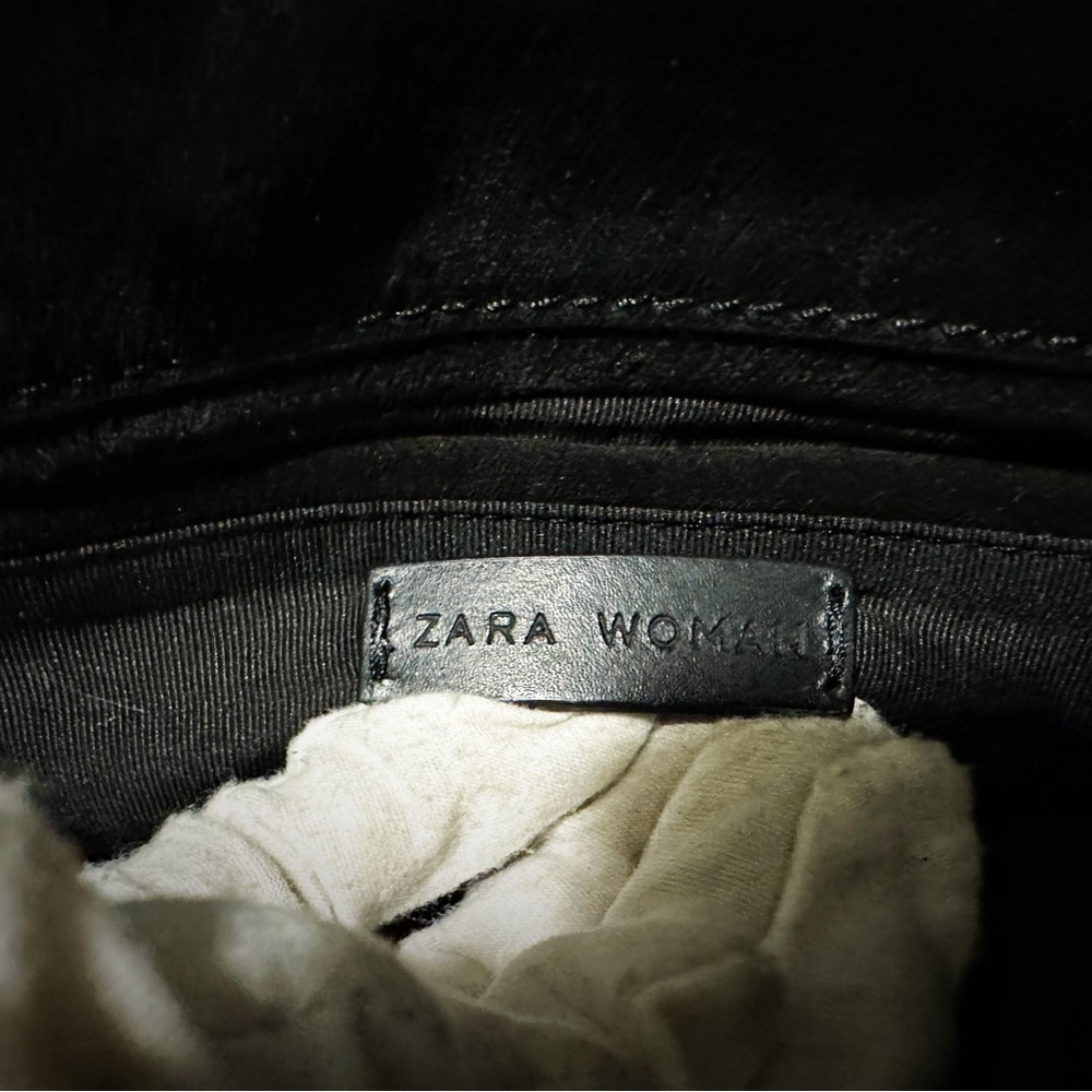 Vintage style Y2K Zara Black Crossbody Bag with Silver Chain - Picture 6 of 16